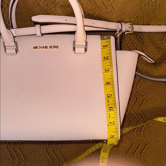 Michael Kors Blush Handbag with Sunglasses Set - Picture 12 of 13